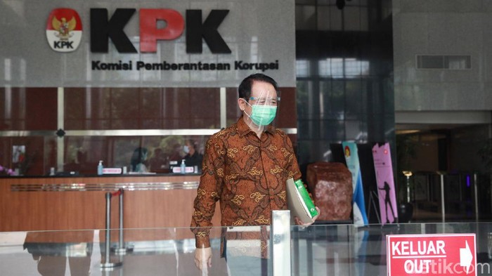 Eks Ketua DPR Marzuki Alie diperiksa KPK terkait perkara suap mantan Sekretaris MA Nurhadi. Marzuki Alie diperiksa sebagai saksi untuk Hiendra Soenjoto.