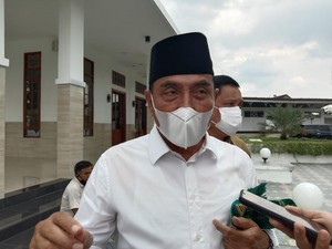 Minta Warga Tak Keluar Saat Libur Panjang, Gubsu Edy: Bersih-bersih Rumah Saja