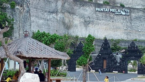 Ingin Lagi Main-main ke Pantai Melasti Bali