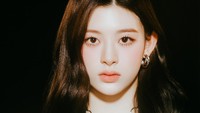 Member selanjutnya bernama Seeun (Yoon Se Eun). Kelahiran 14 Juni 2003 ini bisa main alat musik flute dan penyuka kucing. Seeun mengidolakan Taeyeon SNSD lho! Fun fact, dia kidal. (Foto: dok. High Up Entertainment)  