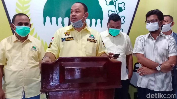 Ketua Bapilu DPD Golkar Maluku, Yusril Abdul Kadir Mahedar, meminta maaf atas dugaan pencemaran nama baik institusi Polri (Muslimin Abbas/detikcom)