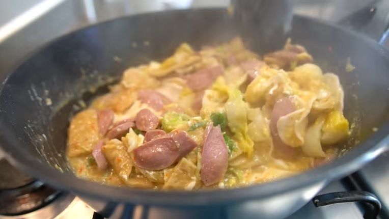 Momen Seru Kimbab Family Masak Makanan Indonesia