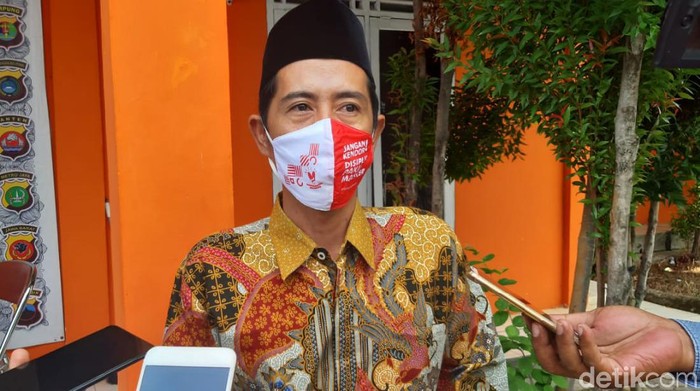 Komisioner KPU Cilegon Divisi Sosialisasi Pendidikan Pemilih Partisipasi Masyarakat dan SDM, Fatchurrohman (M Iqbal/detikcom)