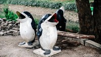 Konsep taman bermain anak menggunakan tema hewan-hewan di habitat rawa, seperti meluncur bagai ular, melompat bagai katak dan memanjat bak tupai.