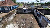 Kepala Bidang Pengembangan Destinasi Pariwisata dan Ekonomi Kreatif Dinas Pariwisata Sleman Aris Herbandang menjelaskan Padukuhan Bakalan merupakan salah satu lokasi yang terdampak langsung erupsi Merapi 2010.
