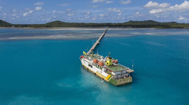 Pulau Laut tampak dari kapal salah satu nelayan di Kabupaten Natuna, Kepulauan Riau.