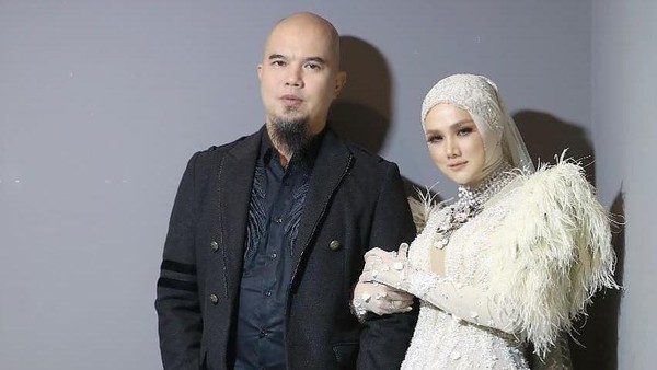 Alvin Faiz Nggak Sendiri, Para Artis Ini Nikah dengan Mantan Teman