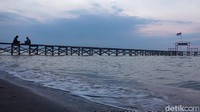 Pantai Glagah Wangi di Demak berada di posisi satu dalam Destinasi Baru Terpopuler Anugerah Pesona Indonesia Awards 2020. 