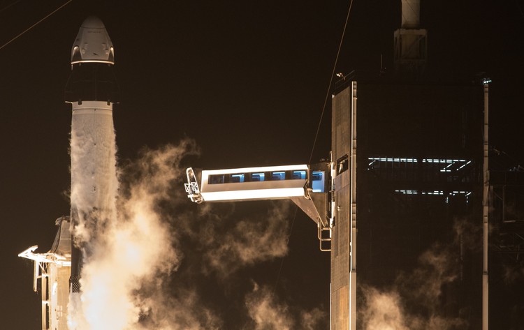 Peluncuran misi SpaceX Crew-1
