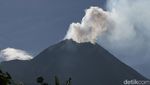 Potret Gunung Merapi Hari Ini Saat Hembuskan Asap Putih