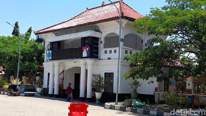 Pendopo rumah dinas Bupati Brebes, Senin (16/11/2020).