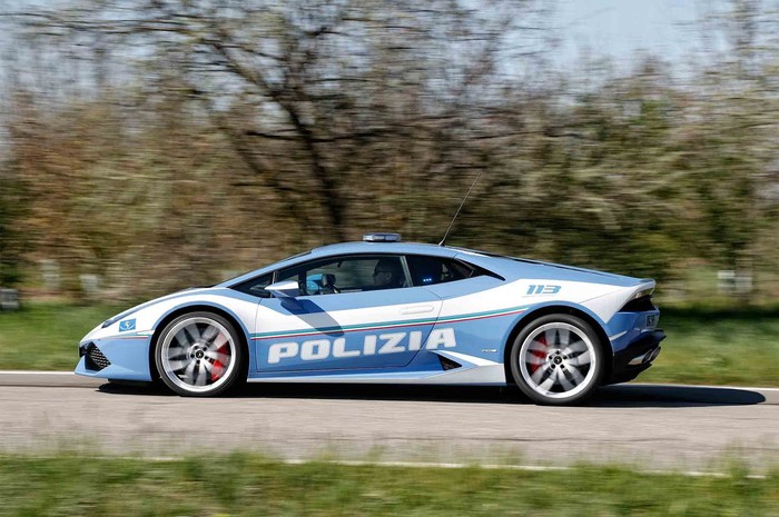 Polisi Italia Pakai Mobil Lamborghini buat Antar Donor Ginjal