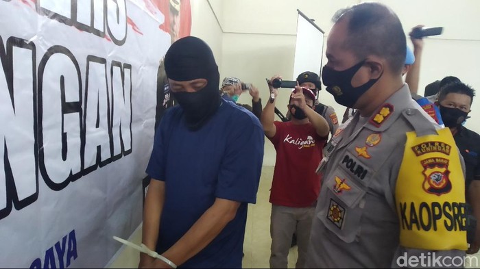 Pria di Kuningan nekat mencuri emas karena pengaruh miras