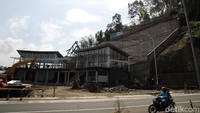 Kementerian PUPR melalui Balai Prasarana Permukiman Wilayah (BPPW) Daerah Istimewa Yogyakarta Ditjen Cipta Karya tengah membangun Gerbang Klangon di Kabupaten Kulonprogo, Yogyakarta.