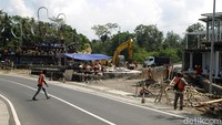 Gerbang Klangon menjadi titik peristirahatan wisatawan yang memulai perjalanan dari Bandara Yogyakarta International Airport menuju Candi Borobudur, sehingga akan ditata menjadi rest area dan ruang terbuka publik.