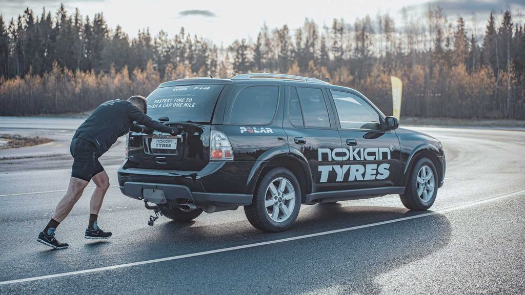 Rekor Dorong Mobil 1 Mil