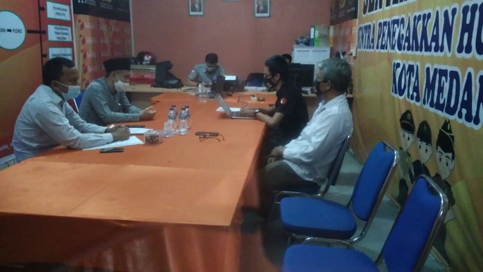 Salman Alfarisi memenuhi panggilan Bawaslu Medan (Datuk-detikcom)