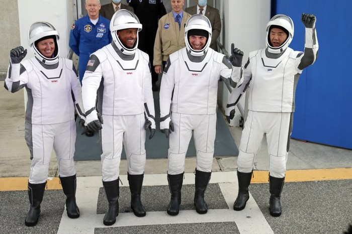 Shanon Walker, Victor Glover, Michael Hopkins, Soichi Noguchi, empat astronot SpaceX-NASA. (John Raoux/AP)