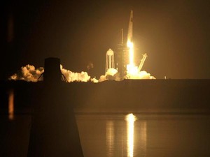 Tanpa Rusia, SpaceX Terbangkan Empat Astronot