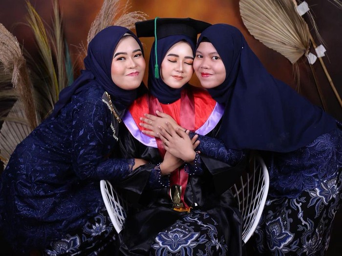 tiktok Kisah Safirah Wafia Nadhila yang edit sang ibunda. Dok. Screenshot