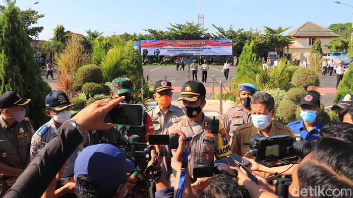 Tim gabungan di Tuban menggelar apel kesiapsiagaan terpadu. Apel digelar untuk menghadapi musim hujan, serta ancaman bencana hidrometeorologi.