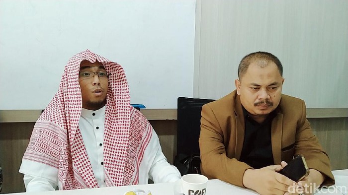 Ustaz Maaher Akan Polisikan Nikita Mirzani