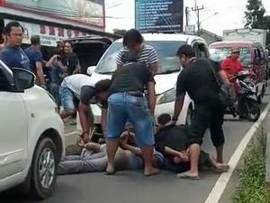 Viral Gerombolan Ditangkap di Tengah Jalan Ternyata Rampok di Blora