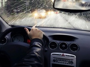 Musim Hujan Tiba, Ini Tips Bepergian dengan Aman dan Nyaman