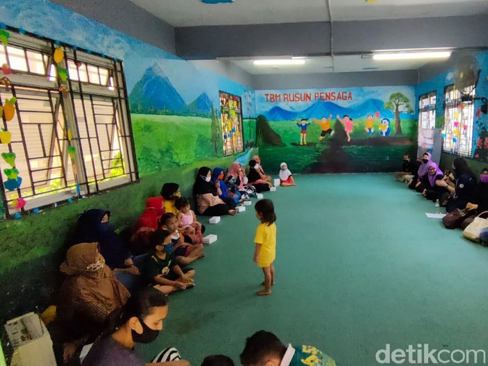 alumni Fakultas Psikologi Universitas Airlangga (Apsilangga) membantu Pemkot Surabaya soal psiko edukasi kepada warga saat pandemi