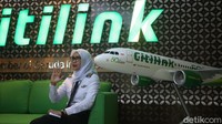 Melihat fenomena ini, detikTravel menanyakan kabar karyawan Citilink, maskapai yang masih satu grup dengan Garuda Indonesia itu. Melalui wawancara dengan pilot dan awak kabin Citilink di Jakarta, Kamis (19/11/2020) mereka mengungkapkan bahwa tak ada pengurangan karyawan seperti yang dilakukan maskapai saudaranya.