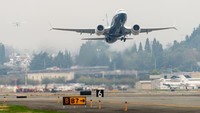 Kemudian, perusahaan menghadapi masalah. Ini karena Boeing 737 Max membutuhkan mesin yang lebih besar, dan tidak akan muat jika berada di bawah sayap pesawat. Istimewa/CNN  