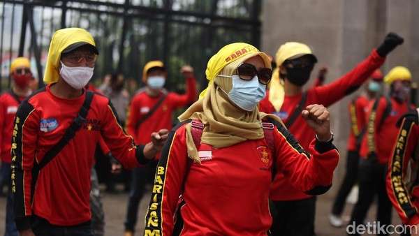 Buruh Tolak UU Cipta Kerja Kembali Demo DPR