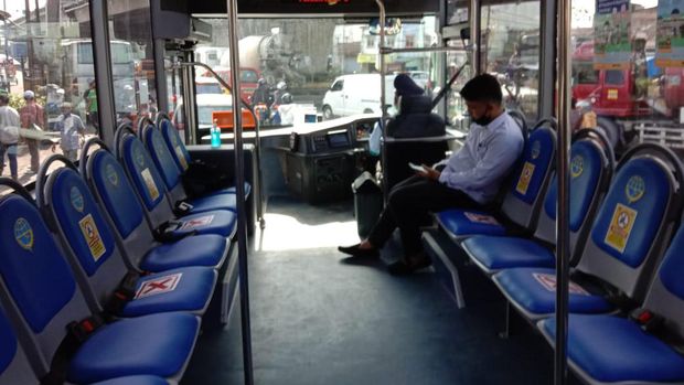 Bus Transmetro Deli di Medan mulai diuji coba. Para penumpang bisa menaiki bus secara gratis hingga Desember 2020.