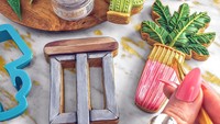 Baru 3 tahun belakangan Liz fokus di dunia pastry, baking, dan dessert. Ia berhenti dari pekerjaannya sebagai art director karena alasan kesehatan. Untuk mengisi waktu, ia pun mulai membuat dessert artistik. Foto: Instagram inspiredtotaste