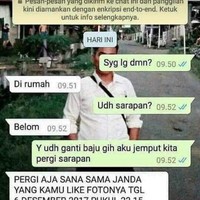 Jagan salah, cewek itu mata-mata yang handal jadi jangan macam-macam deh. Apalagi kalau lagi cemburuan, kemampuannya jadi meningkat melebihi FBI. Foto: Instagram/@komersial.beract