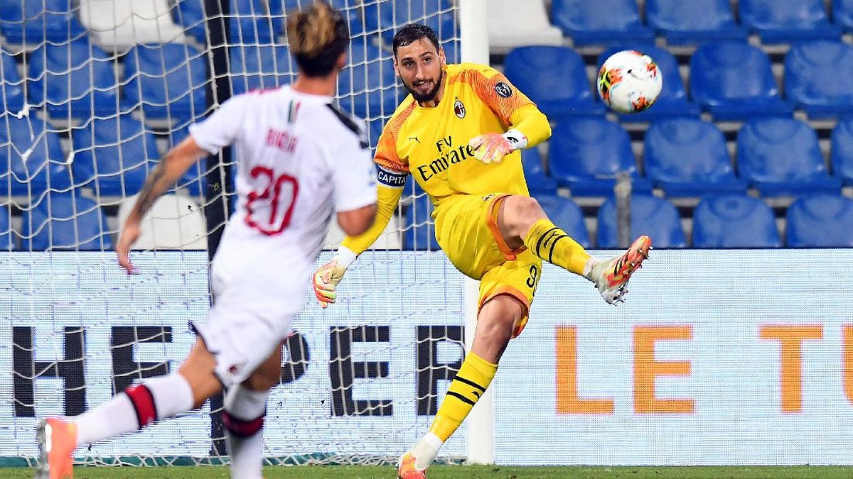 Gianluigi Donnarumma dianggap sebagai kiper terbaik Serie A saat ini. (Foto: Getty Images/Alessandro Sabattini)