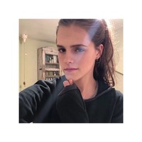 Seorang remaja 17 tahun jadi viral karena kemiripannya dengan Emma Watson. Sebelumnya memang ada wanita lain yang dibilang mirip pemain Harry Potter tersebut. Namun kemiripan wanita bernama Ella Norton itu dengan Emma dianggap mengejutkan karena sampai sulit dibedakan. Foto: Instagram @ellanortonnnn