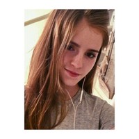 Ternyata kesamaan Emma dan Ella bukan hanya pada wajah. Ella Norton pun mengaku jika ia juga peduli dengan isu-isu sosial dan ingin menggunakan komunitas cosplay untuk berbagi kesadaran. Ella juga menjadikan kemiripannya dengan Emma Watson sebagai pacuan untuk bekerja dalam bidang hak-hak asasi manusia seperti yang dilakukan sang aktris. Foto: Instagram @ellanortonnnn