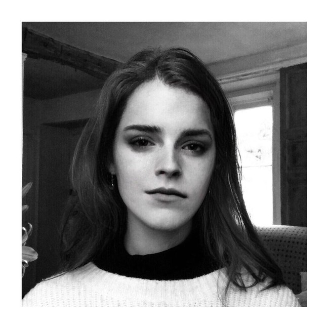 Ketika aku mengunjungi Oxford, ada banyak anak-anak yang berpakain seragam Harry Potter dan aku diminta untuk berfoto dengan mereka semua dan memberi tanda tangan, beberapa meminta tanda tangan Hermione. Itu sangat manis, katanya. Foto: Instagram @ellanortonnnn