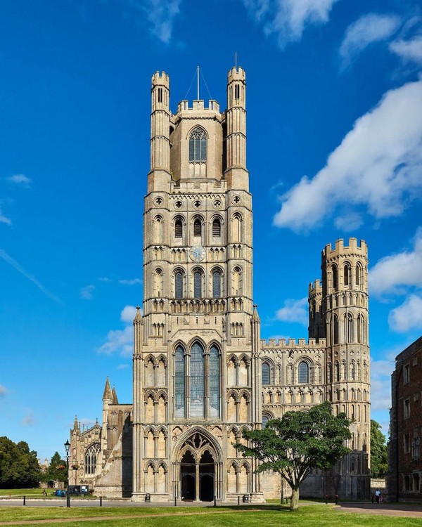 Ely Catedral juga menjadi lokasi syuting film lainnya, seperti The Other Boleyn Girl, Elizabeth: The Golden Age, dan The Kings Speech. Ely Catedral juga menjadi lokasi syuting film lainnya, seperti The Other Boleyn Girl, Elizabeth: The Golden Age, dan The Kings Speech.