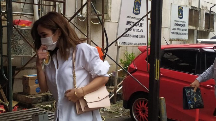 Gisel penuhi panggilan polisi soal video syur
