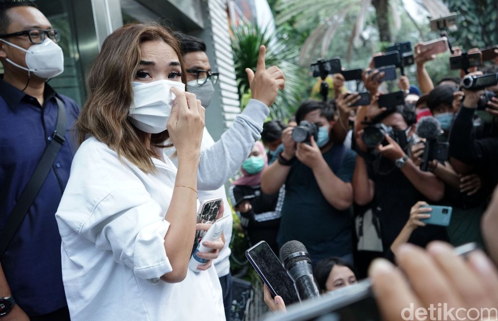 Gisella Anastasia saat ditemui di Polda Metro Jaya.