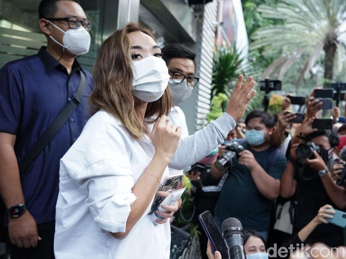 Gisella Anastasia saat ditemui di Polda Metro Jaya.