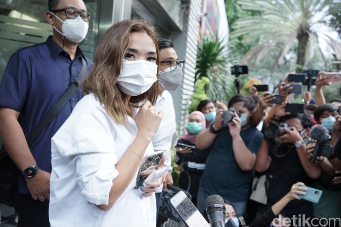 Gisella Anastasia saat ditemui di Polda Metro Jaya.