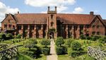 10 Lokasi Syuting The Crown di Inggris yang Menakjubkan