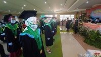 Acara wisuda digelar di aula lantai 4 Gedung Perpustakaan IAIN Kudus, Jalan Conge, Ngembalrejo Kecamatan Bae, Kudus, Jawa Tengah, Selasa (17/11/2020).