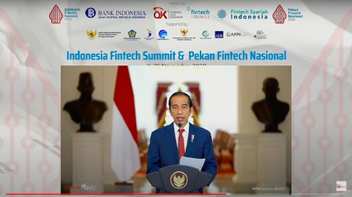 Jokowi menyampaikan apresiasi kepada para inovator dan penggerak industri fintech yang mampu memberi kontribusi positif bagi perekonomian