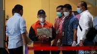 Wakil Ketua KPK Alexander Marwata, kepada waratwan di gedung Merah Putih KPK, Jl Kuningan Persada, Jakarta, Selasa (17/11/2020) mengatakan, melakukan penahanan kepada tersangka ZAS selama 20 hari sejak 17 November sampai 6 Desember 2020.