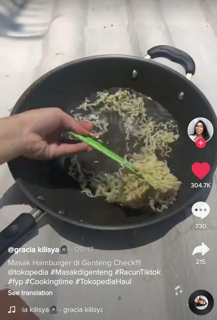 Netizen Hobi Masak di Genteng, Bikin Burger hingga Mie Goreng