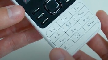 Penampakan keyboard fisiknya dari dekat. Foto: YouTube